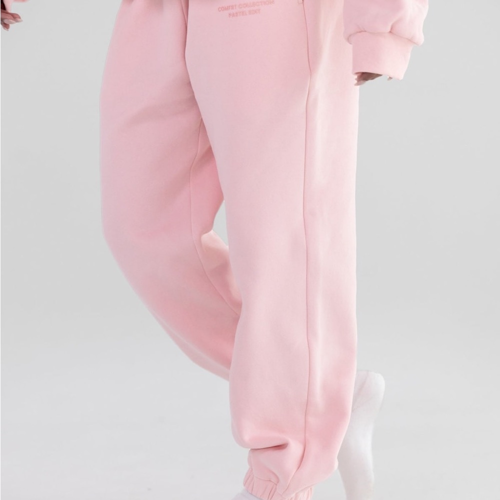 NEW Comfrt Bubblegum Pink Pastel Edit Sweatpants M